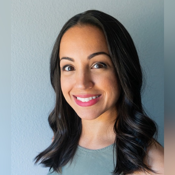 Meet your Posher! - Picture 2 of 3